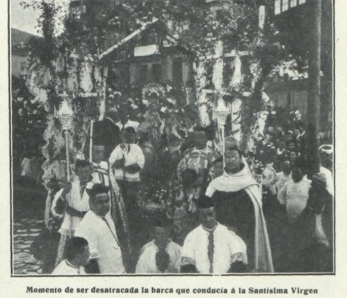 HISTORIA DE LA VIRGEN DEL CARMEN Y DE SUS FIESTAS PATRONALES procesion maritima